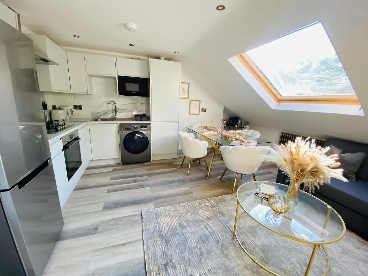 Apartment In Stepney Green London