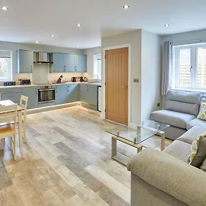  Holiday home Host & - Sunny Dale United Kingdom