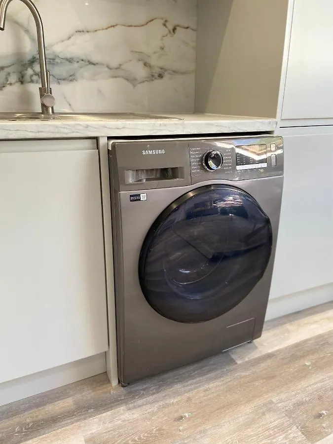 Apartment In Stepney Green Londyn 0*,