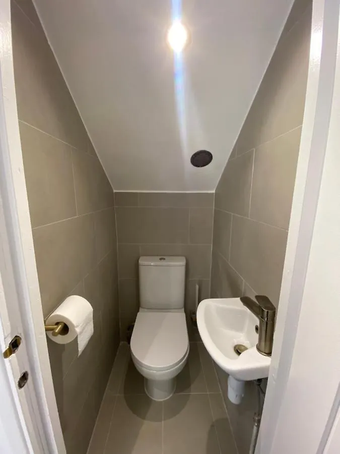 Apartment In Stepney Green Londyn